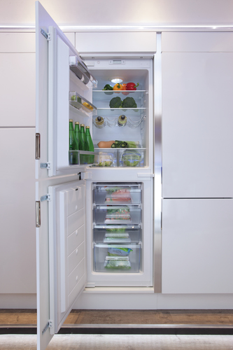 CDA FW852 Integrated 50/50 combination fridge freezer – image 5
