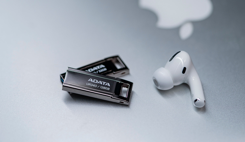 Memoria USB ADATA UR340