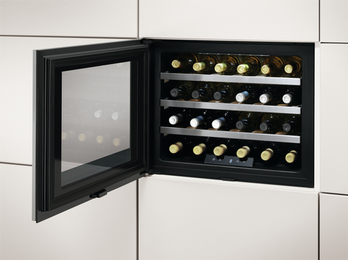 AEG SWS74500G0 Thermoelectric wine cooler Built-in Black 24 bottle(s) – image 2
