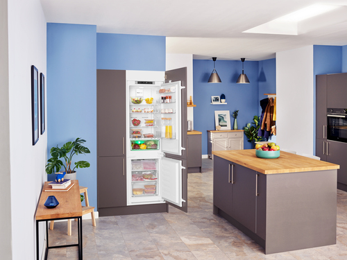 Beko BCND4VE73 Integrated Neofrost Fridge Freezer with HarvestFreshTM – image 6