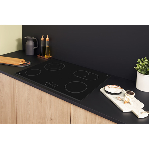 Hotpoint HR724BH Experience 77cm 4 Zone Frameless Ceramic Hob in Black - image 4