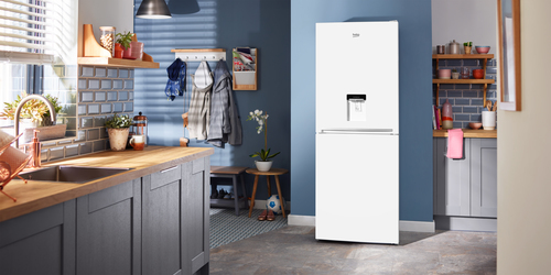 Beko CFG1790DW Freestanding Frost Free Fridge Freezer with Non-plumbed Water Dispenser – image 7