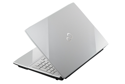 Specs Fujitsu LIFEBOOK AH40/M AMD E E1-2100 Laptop 39.6 cm (15.6