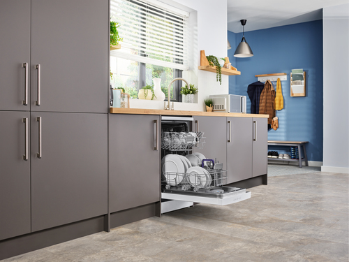 Beko BDFS16020W Freestanding Slimline Dishwasher with Low Noise Level – image 4