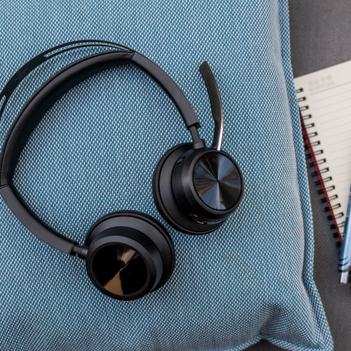 Auriculares PLANTRONICS Voyager Focus 2