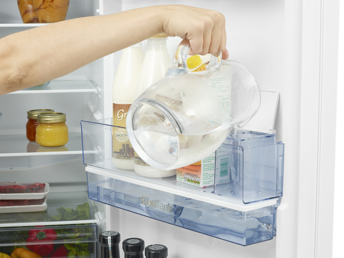 Beko CFG3582DW Freestanding Frost Free Fridge Freezer with Water Dispenser – image 4
