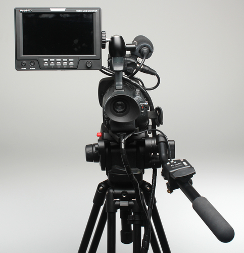 JVC DT-X71C computer monitor – image 2