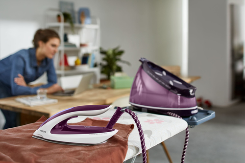 Philips GC9325 2100 W 2.5 L T-ionicGlide soleplate Black, Violet – image 7