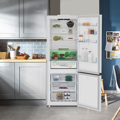 Beko CNG4793VW Freestanding Fridge Freezer with HarvestfreshTM – image 9