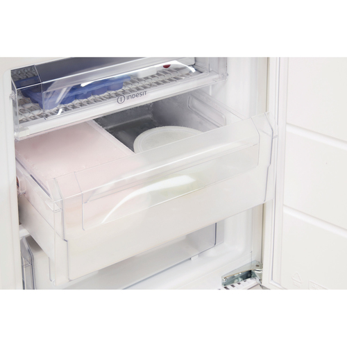Indesit INBUFZ011 82cm High Integrated Undercounter Freezer 60cm Wide - image 2