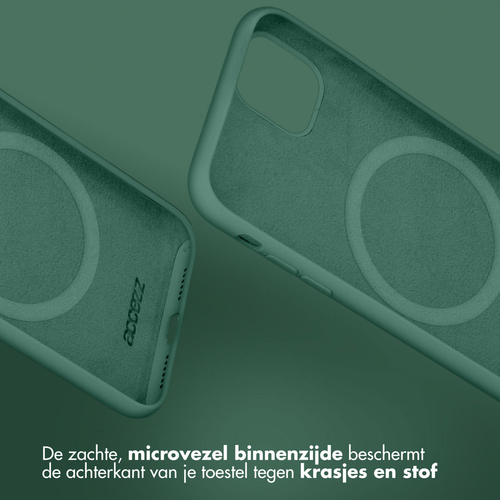Accezz Liquid Silicone Backcover met MagSafe iPhone 16 Pro Telefoonhoesje Groen, afbeelding 4