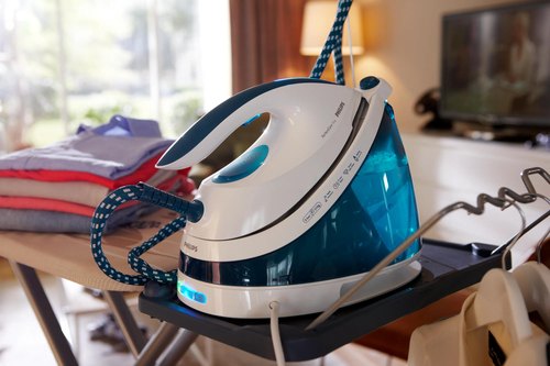 Philips PerfectCare Viva GC7036/27R1 steam ironing station – image 4