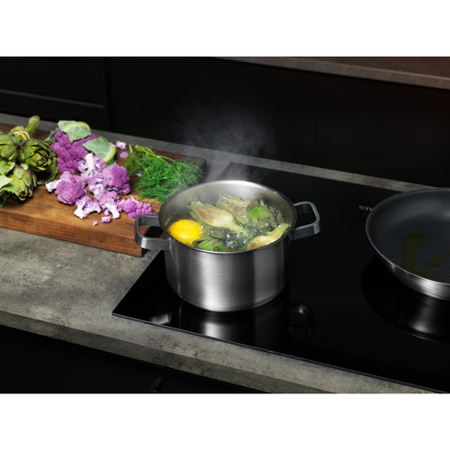 AEG IKB63300FW Blanco Integrado 60 cm Con placa de inducción 3 zona(s)