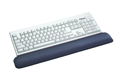 WRIST REST PROVIDES EXCEPTIONAL SUPPORT WHILE REDISTRIBUTING PRESSURE POINTS. SO