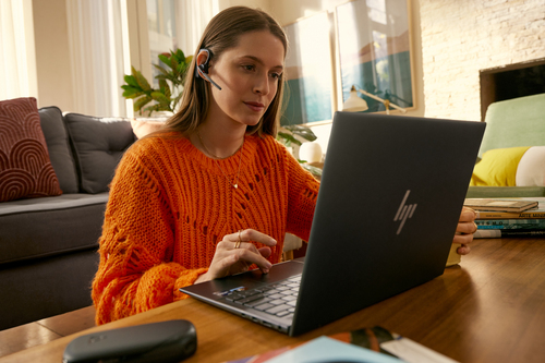 HP Poly Voyager Legend 30 Headset – image 8
