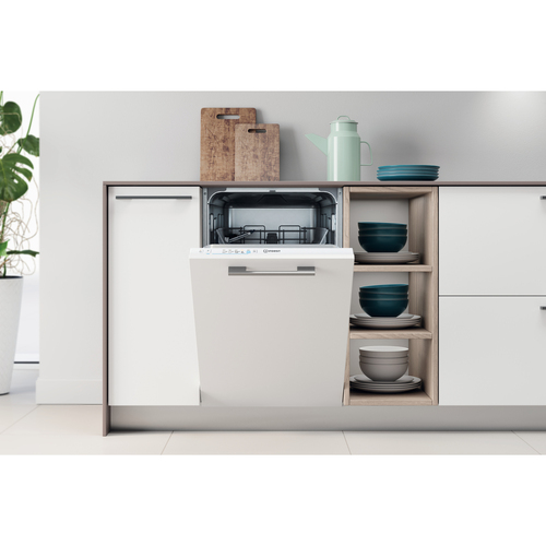 Indesit IN2IE10CS80 45cm Fully Integrated Dishwasher 10 Place E Rated - image 4