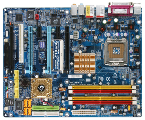 GIGABYTE GA-8N-SLI Quad Royal