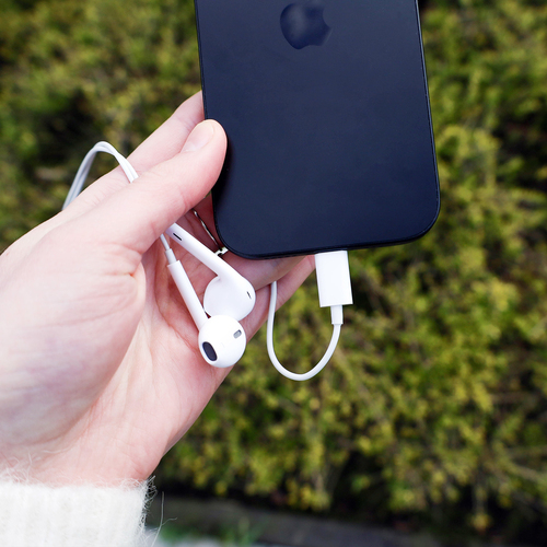 Mobiparts USB-C Wired Earbuds (for Apple devices) – image 3