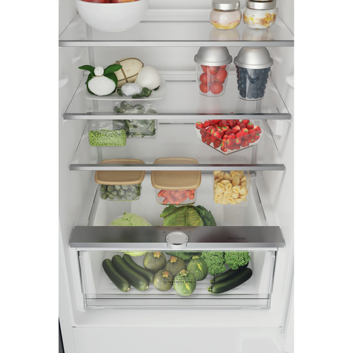 Hotpoint Total No Frost HTC18 T112 UK Integrated 70 / 30 Fridge Freezer - Sliding Hinge, White - image 6