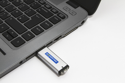Hypertec 256GB USB2.0 EnCryptPLUS HyperDrive AES-256 Edition – image 3