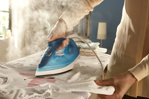 Philips GC1436/20 steam iron – image 3