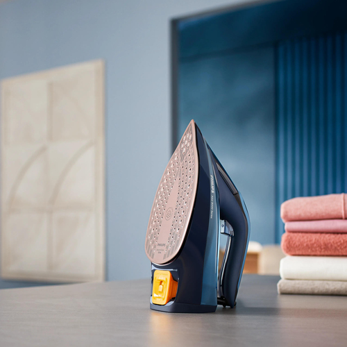 Philips 8000 series Azur DST8020/20 Steam Iron – image 2