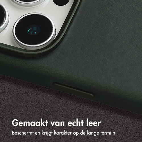 <p>Zowel jouw smartphone beschermen als hem een strakke look geven? De Accezz Vintage Leather Backcover met MagSafe is gemaakt van echt leder en geeft, afbeelding 2