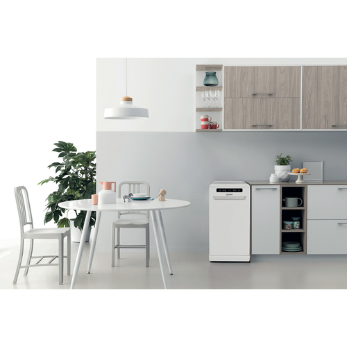 Indesit IN2FD10CS70W 45cm Slimline Dishwasher in White 10 Place Settin - image 5