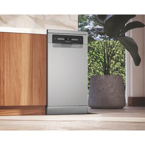 Hotpoint HP6FA10BS7A0XUK Freestanding Slimline Dishwasher with 3D Zone Wash - Stainless Steel – image 7