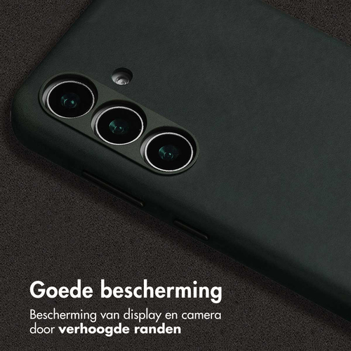 <p>Zowel jouw smartphone beschermen als hem een strakke look geven? De Accezz Vintage Leather Backcover met MagSafe is gemaakt van echt leder en geeft, afbeelding 4