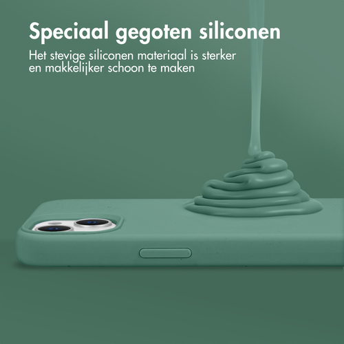 Accezz Liquid Silicone Backcover met MagSafe iPhone 16 Pro Telefoonhoesje Groen, afbeelding 2