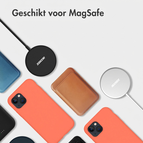 Accezz Liquid Silicone Backcover met MagSafe iPhone 15 Pro Max Telefoonhoesje Oranje, afbeelding 6