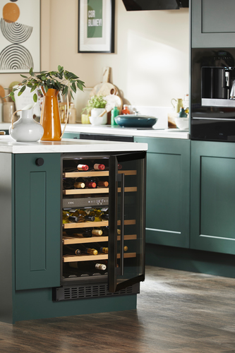 CDA FWC604BL wine cooler Compressor wine cooler Freestanding Black 46 bottle(s) – image 2