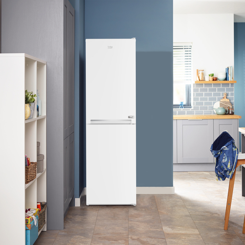 Beko Pro HarvestFresh CNG4582VW 50/50 Fridge Freezer - White - image 4