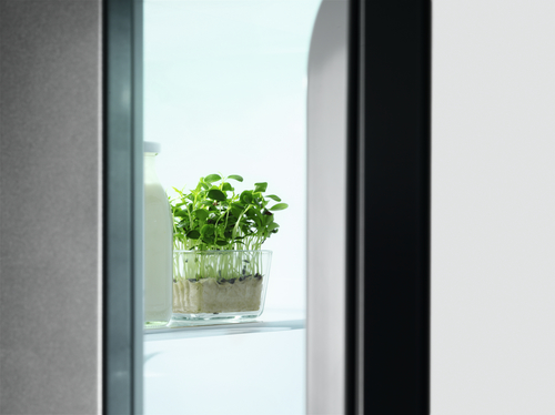 Electrolux ERN3214AOW fridge Built-in – image 5