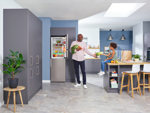 Beko CRFP3691VG Freestanding Frost Free Fridge Freezer with HarvestFresh™ – image 4