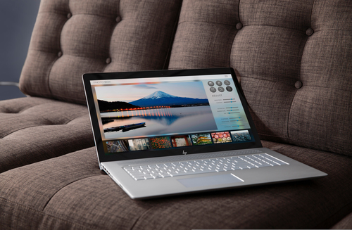 HP ENVY - 17-ae005na – image 9