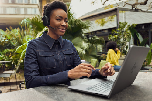 HP Poly Focus 620 Headset + Wireless Charge Stand Customer Special 1 – image 7