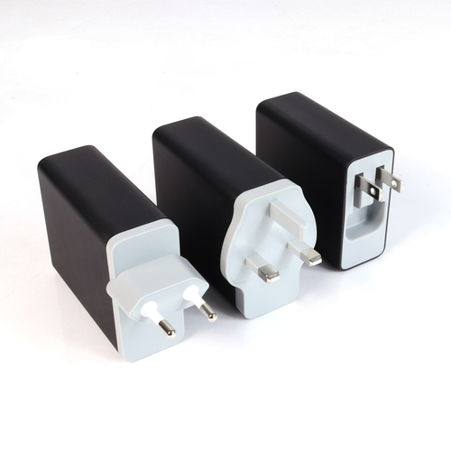 CLUB3D USB Type A and C Dual Power Charger up to – image 3
