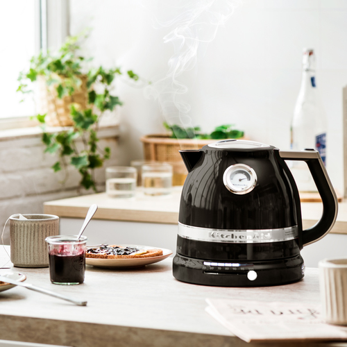 KitchenAid Artisan Onyx Black 1.5L Kettle - image 2
