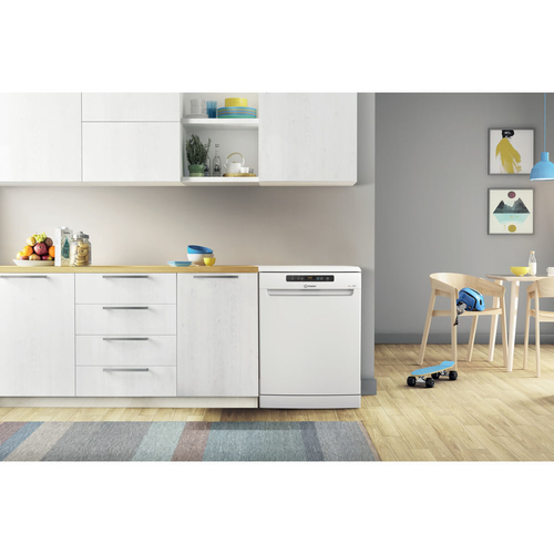 Indesit DFO3T133F 60cm Dishwasher in White 14 Place Setting D Rated - image 5