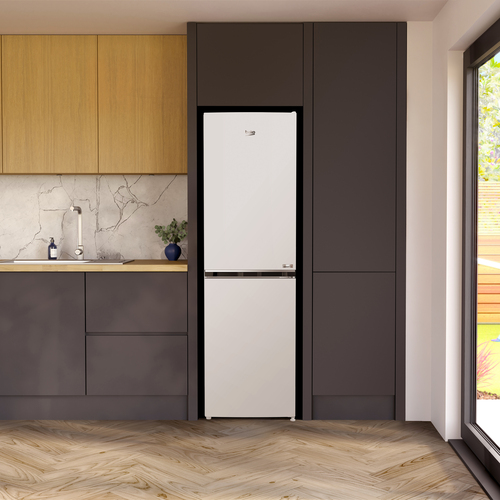 Beko CNE5581VW Freestanding Total No Frost Fridge Freezer with HarvestFreshTM – image 4