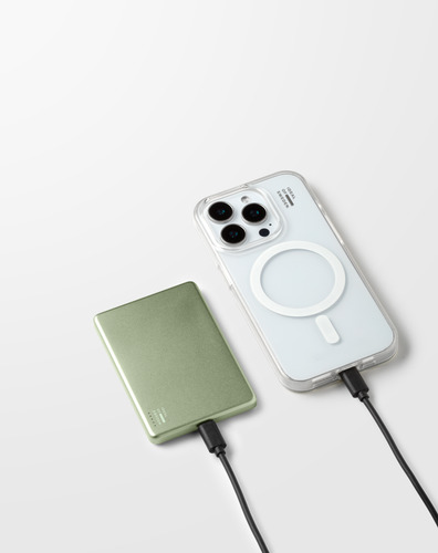 iDeal of Sweden Slim Powerbank MagSafe – image 6