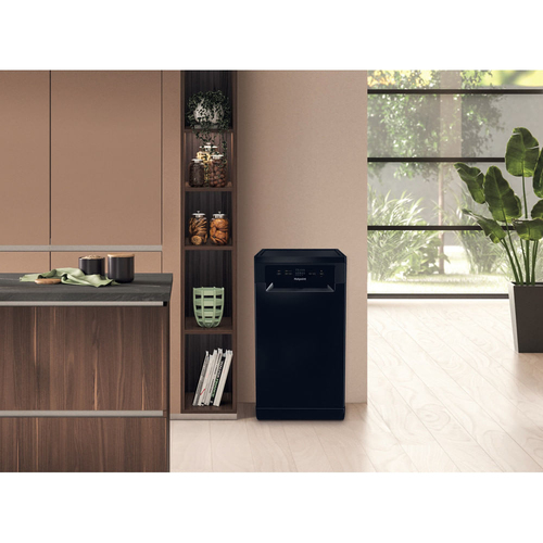 Hotpoint HP2FE10CS90B 45cm Slimline Dishwasher in Black 10 Place Setti - image 4
