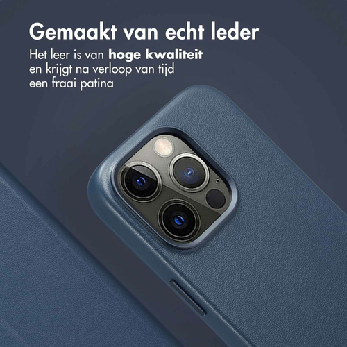 Accezz Leather Bookcase 2-in-1 met MagSafe iPhone 15 Pro - Nightfall Blue, afbeelding 2