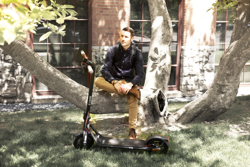 NAVEE V40 electric kick scooter Black 20 km/h 7.8 Ah – image 6