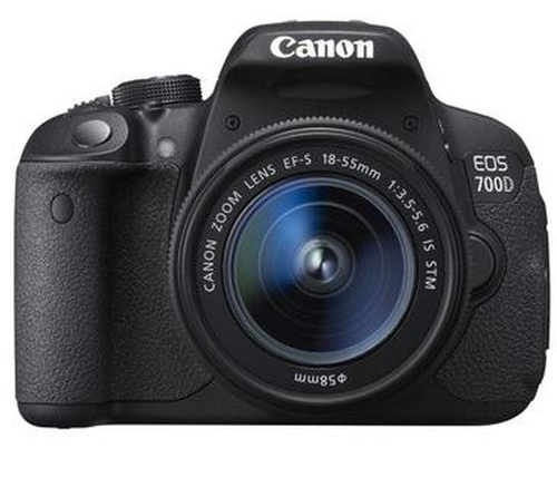 Canon 700D Kit + EF-S 18-55mm IS