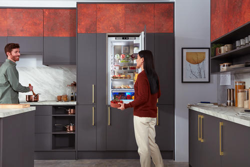 Grundig GKNEMI573 Built-in 70/30 Duo-Cooling Fridge Freezer with Vitaminzone Technology – image 3