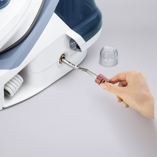 Tefal Express Anti-Calc GV7466 steam ironing station – image 3