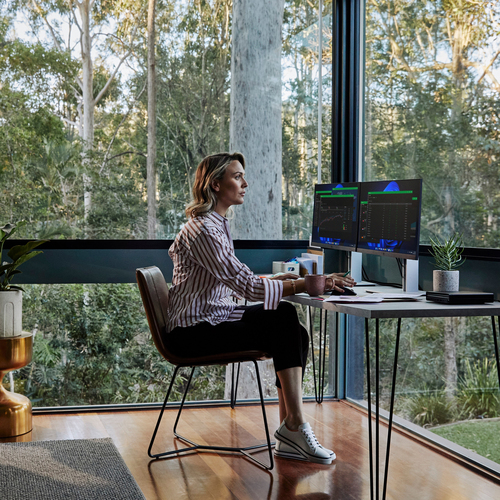 HP 800 G9 + M27m Conferencing Monitor – image 8